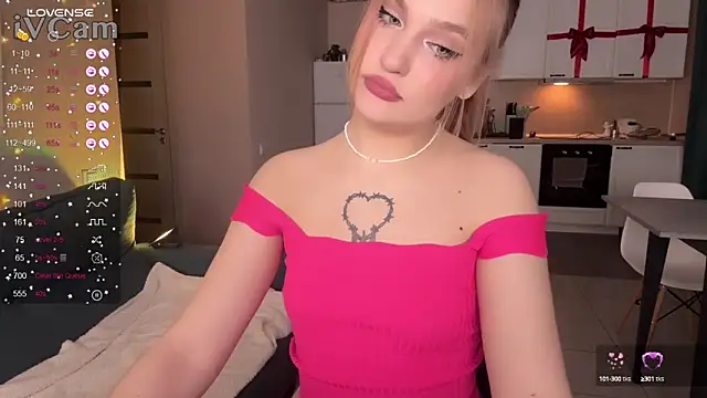 Snapshot of CarolineLovers chatting on February 6, 2025, 10:10 pm CarolineLovers online show from February 6, 2025, 10:10 pm