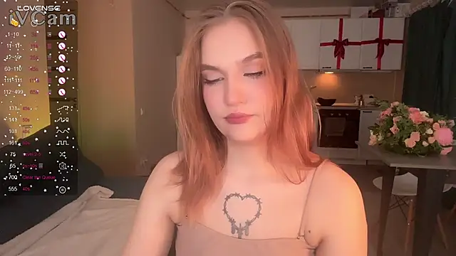 Snapshot of CarolineLovers chatting on February 7, 2025, 8:53 pm CarolineLovers online show from February 7, 2025, 8:53 pm