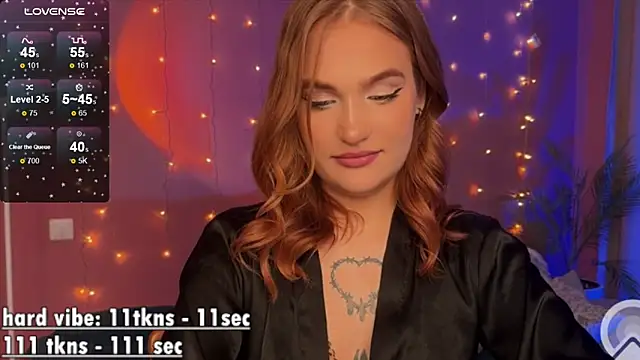 Snapshot of CarolineLovers chatting on March 5, 2025, 11:49 pm CarolineLovers online show from March 5, 2025, 11:49 pm