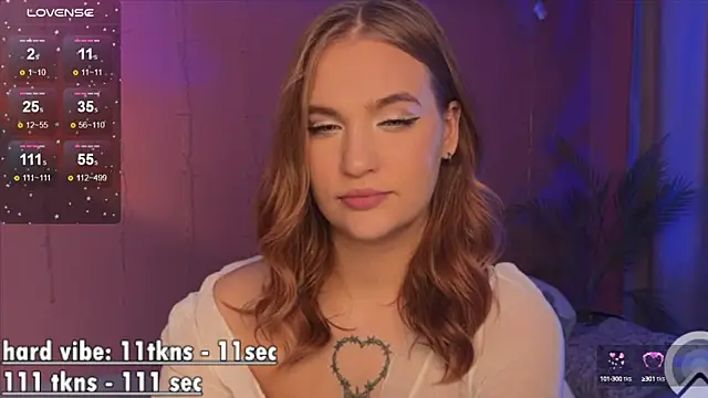 Snapshot of CarolineLovers chatting on March 6, 2025, 5:57 am CarolineLovers online show from March 6, 2025, 5:57 am