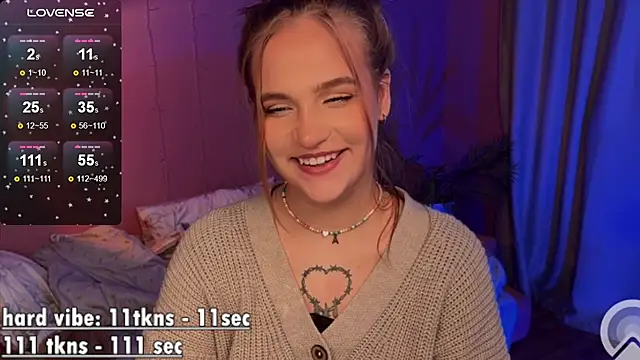 Snapshot of CarolineLovers chatting on March 15, 2025, 11:28 pm CarolineLovers online show from March 15, 2025, 11:28 pm