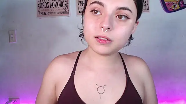 Snapshot of elizabethtaylorxxx chatting on January 3, 2025, 12:22 am elizabethtaylorxxx online show from January 3, 2025, 12:22 am