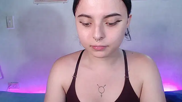 Snapshot of elizabethtaylorxxx chatting on January 18, 2025, 4:48 am elizabethtaylorxxx online show from January 18, 2025, 4:48 am