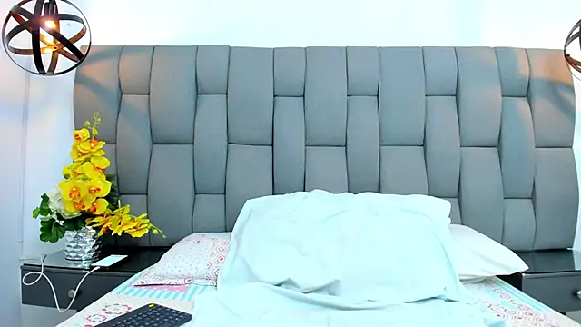 Cataleyalove ADY online show from April 4, 2026, 8:17 pm