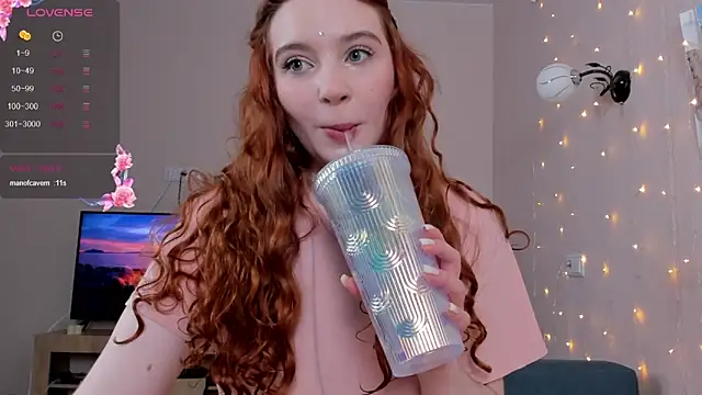 Snapshot of cinnabon_girls chatting on January 6, 2025, 3:29 pm cinnabon girls online show from January 6, 2025, 3:29 pm