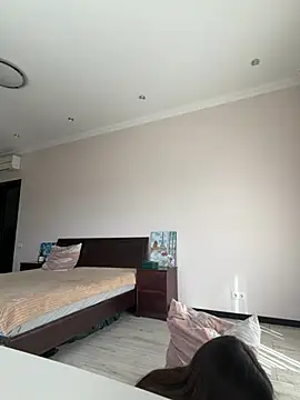 Hott Lolla online show from March 6, 2026, 8:33 am