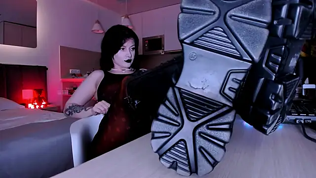 Snapshot of _Goddess_Misha_ chatting on December 21, 2024, 12:20 am Goddess Misha online show from December 21, 2024, 12:20 am