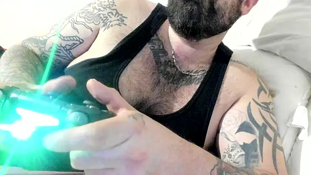 chubbycloudybottom online show from December 18, 2025, 8:20 am