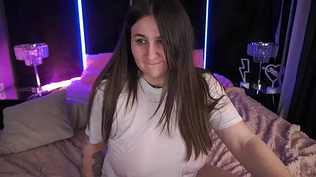 JuicyBeRrys online show from January 11, 2025, 7:06 am