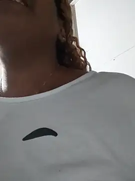 ELLA KELLY online show from April 8, 2026, 12:27 pm