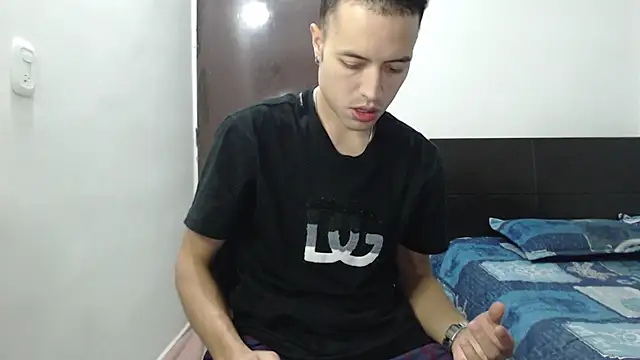 dimitriquiet05 online show from December 14, 2024, 2:34 am