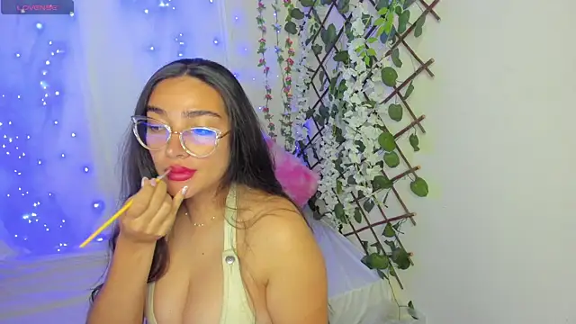 zara41 online show from June 17, 2026, 8:54 pm