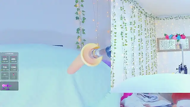 Snapshot of Tiffanny_Love_ chatting on November 10, 2025, 9:08 am Tiffanny Love online show from November 10, 2025, 9:08 am