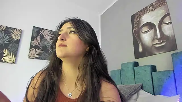 Kathia Morelli online show from December 18, 2025, 11:49 am