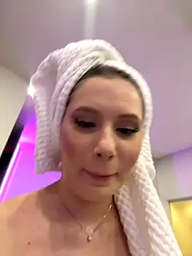 Snapshot of ChloeMarsch chatting on October 1, 2025, 4:18 am ChloeMarsch online show from October 1, 2025, 4:18 am