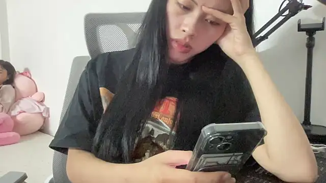 Snapshot of Louis_Baby chatting on December 5, 2025, 8:23 am Louis Baby online show from December 5, 2025, 8:23 am