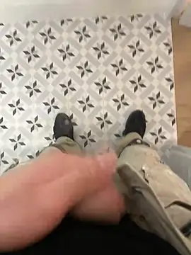 Snapshot of dimitriei chatting on December 10, 2024, 10:06 am dimitriei online show from December 10, 2024, 10:06 am