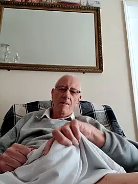 Snapshot of cutaboverest chatting on May 13, 2026, 10:12 am cutaboverest online show from May 13, 2026, 10:12 am