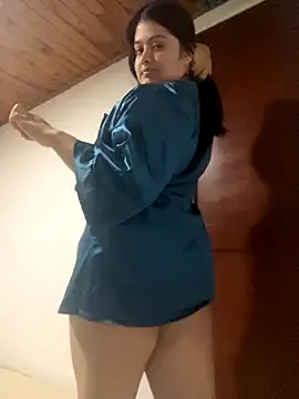 Snapshot of Stephania_18 chatting on September 18, 2025, 10:12 pm Stephania 18 online show from September 18, 2025, 10:12 pm