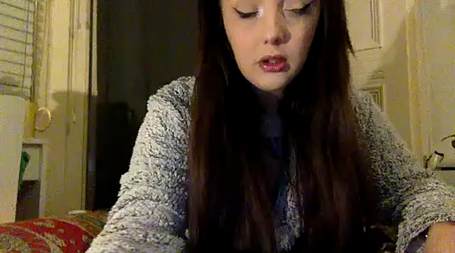 Snapshot of LucyLuxee19 chatting on December 5, 2024, 1:14 am LucyLuxee19 online show from December 5, 2024, 1:14 am