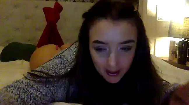 Snapshot of LucyLuxee19 chatting on December 30, 2024, 2:42 am LucyLuxee19 online show from December 30, 2024, 2:42 am