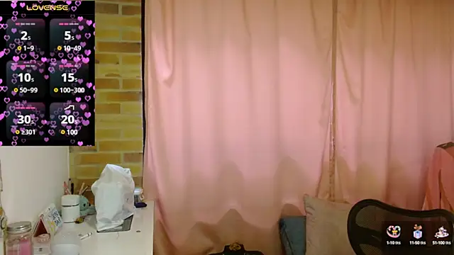 Snapshot of emitaa17228o chatting on January 14, 2025, 6:28 pm emitaa17228o online show from January 14, 2025, 6:28 pm