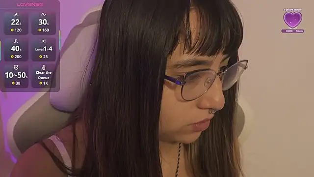 Snapshot of emitaa17228o chatting on November 4, 2025, 7:46 pm emitaa17228o online show from November 4, 2025, 7:46 pm