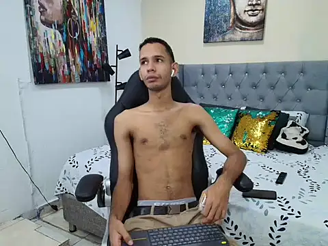 tonny 23cm  online show from October 23, 2025, 6:28 pm