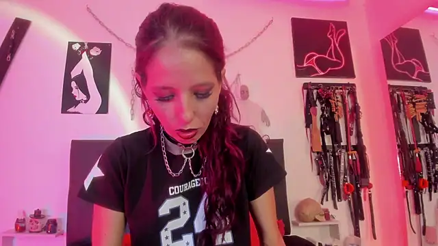 Little Naughtty online show from November 12, 2025, 1:22 pm