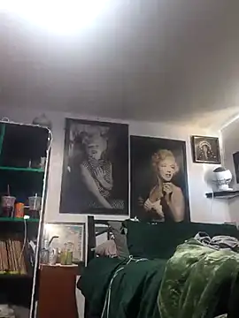 valleyoneofakind online show from December 14, 2025, 8:46 pm