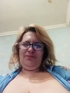 Snapshot of Forest-Lady chatting on February 16, 2026, 5:42 pm Forest-Lady online show from February 16, 2026, 5:42 pm