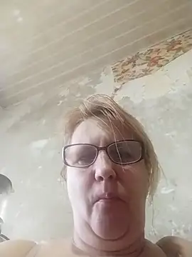 Forest-Lady online show from March 29, 2026, 3:01 pm