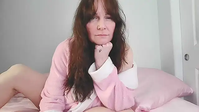 Snapshot of BlueEyezIrish chatting on February 4, 2026, 10:54 am BlueEyezIrish online show from February 4, 2026, 10:54 am