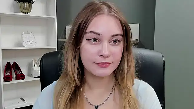 Snapshot of kitty_valeria chatting on November 9, 2025, 2:26 pm kitty valeria online show from November 9, 2025, 2:26 pm