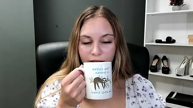 kitty valeria online show from June 20, 2026, 7:11 am