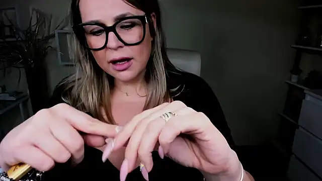 Snapshot of teaseDiana chatting on January 2, 2025, 1:51 pm teaseDiana online show from January 2, 2025, 1:51 pm