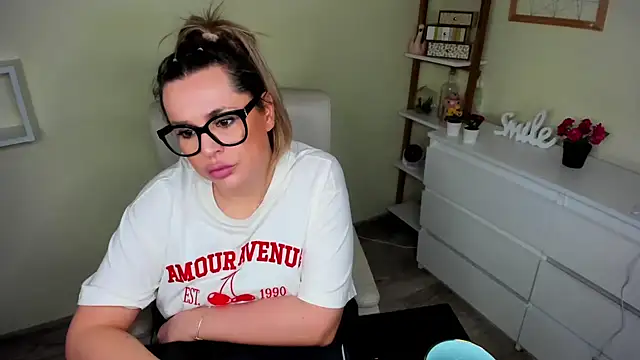 Snapshot of teaseDiana chatting on February 20, 2025, 6:50 am teaseDiana online show from February 20, 2025, 6:50 am