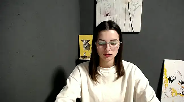 lady olivia  online show from December 4, 2024, 3:32 pm