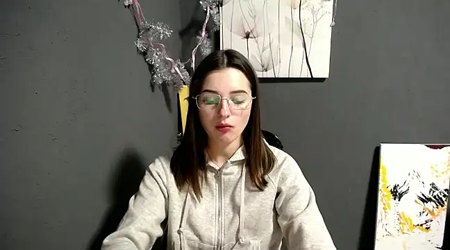 lady olivia  online show from December 23, 2024, 1:13 pm