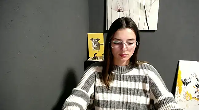 lady olivia  online show from February 13, 2025, 5:44 pm