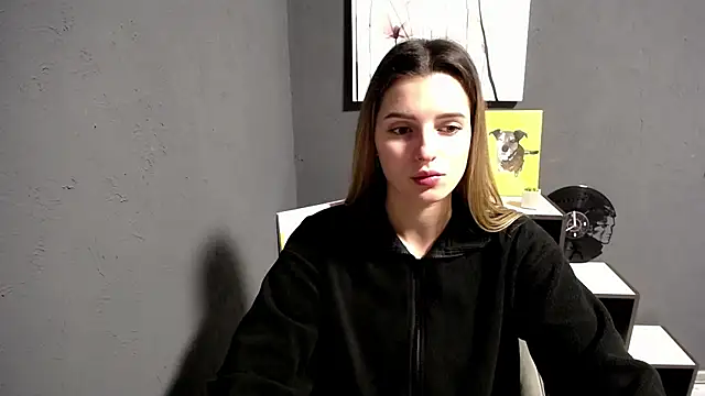 lady olivia  online show from December 20, 2025, 1:07 pm