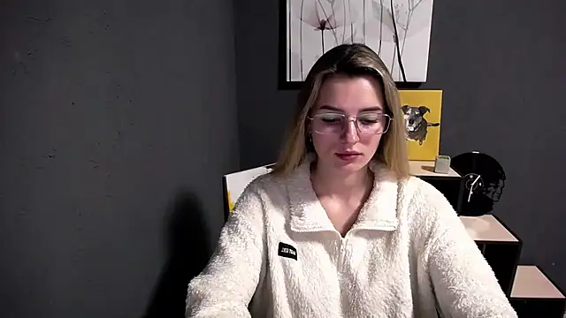 lady olivia  online show from March 2, 2026, 4:36 pm