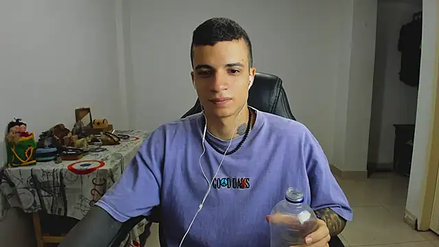 Snapshot of Balo_lovers chatting on January 22, 2025, 2:46 pm Balo lovers online show from January 22, 2025, 2:46 pm