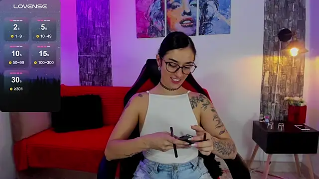 Snapshot of Allison_sc chatting on September 12, 2025, 8:20 pm Allison sc online show from September 12, 2025, 8:20 pm