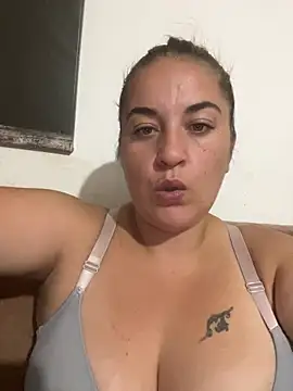 yzabell18 online show from July 24, 2026, 7:56 pm