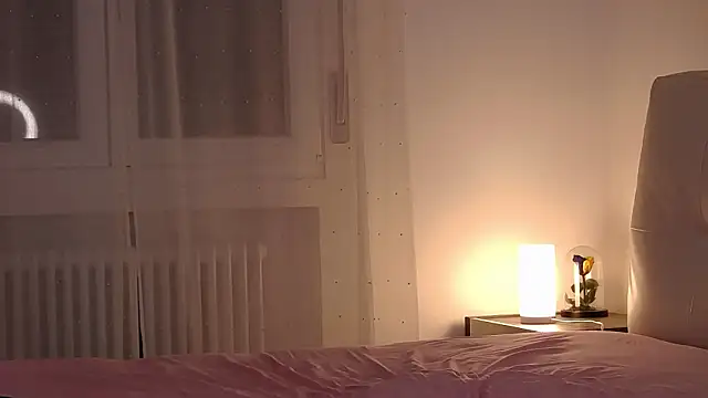 MariaMilan online show from March 11, 2026, 5:02 am