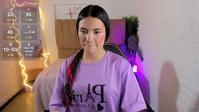 Snapshot of Chiara_tay chatting on September 26, 2025, 7:18 pm Chiara tay online show from September 26, 2025, 7:18 pm