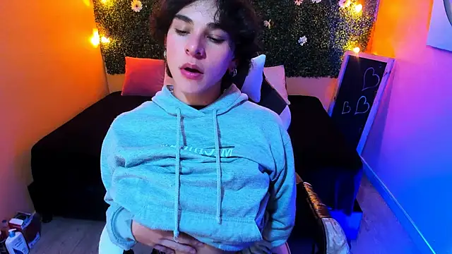 Luke Howland online show from January 13, 2025, 11:17 pm