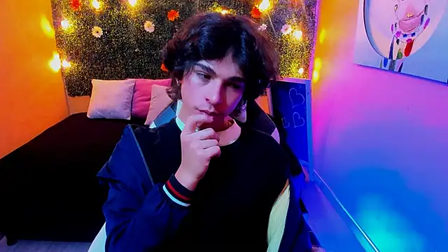 Luke Howland online show from January 21, 2025, 8:11 pm