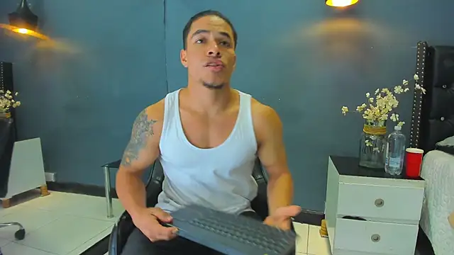 Snapshot of Bryson_Collins_ chatting on March 7, 2025, 11:07 am Bryson Collins online show from March 7, 2025, 11:07 am